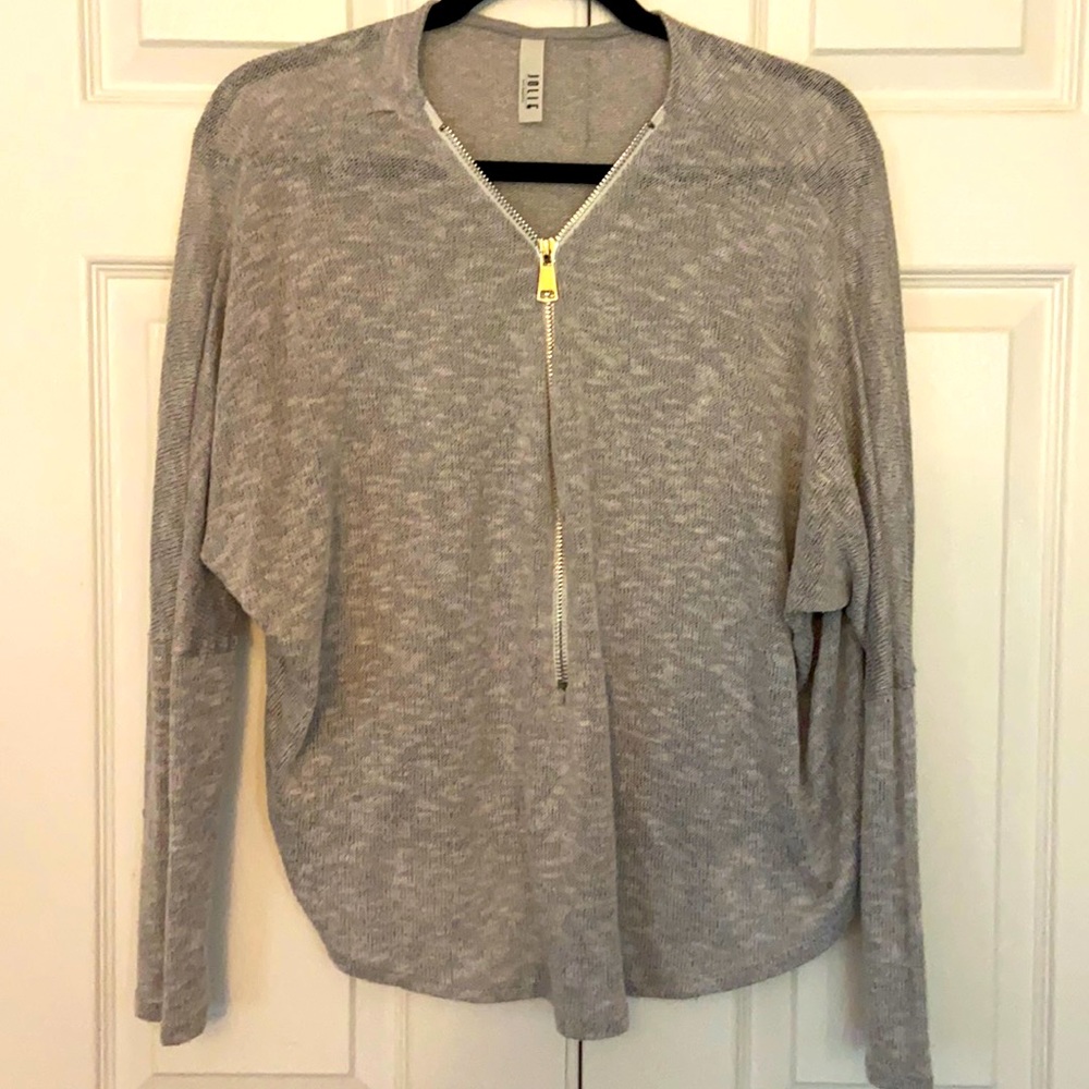 Jolie gray knit sweater with silver zipper